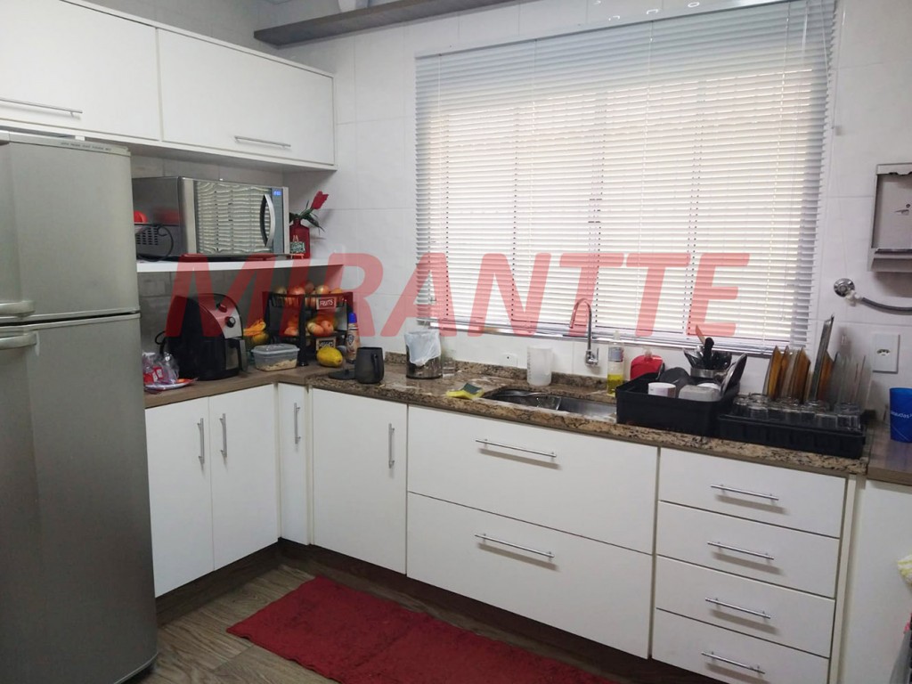 Sobrado de 258m² com 3 quartos em Jaçana