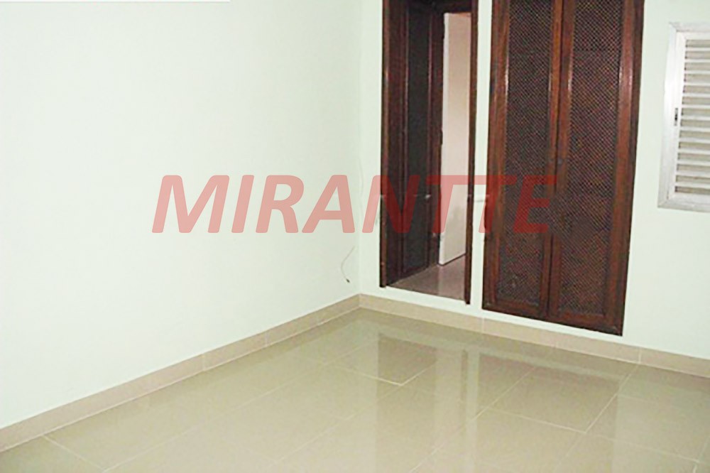 Sobrado com 3 quartos em Vila Mazzei