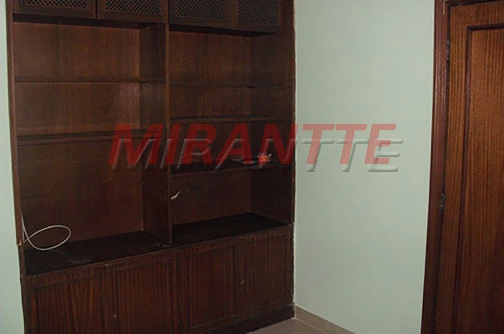 Sobrado com 3 quartos em Vila Mazzei