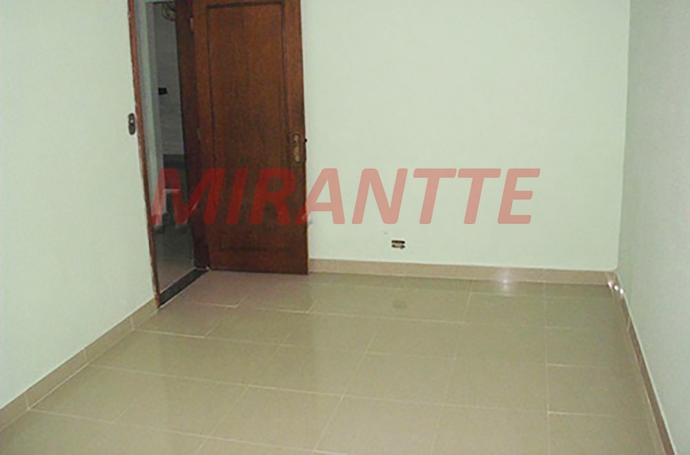 Sobrado com 3 quartos em Vila Mazzei