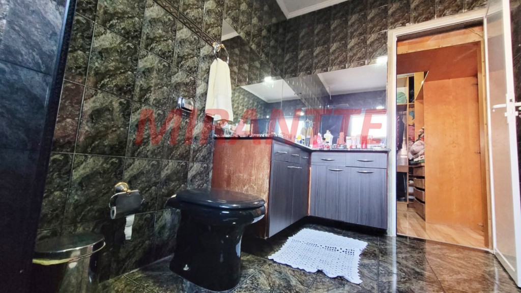 Sobrado de 439m² com 4 quartos em Jardim Santa Clara