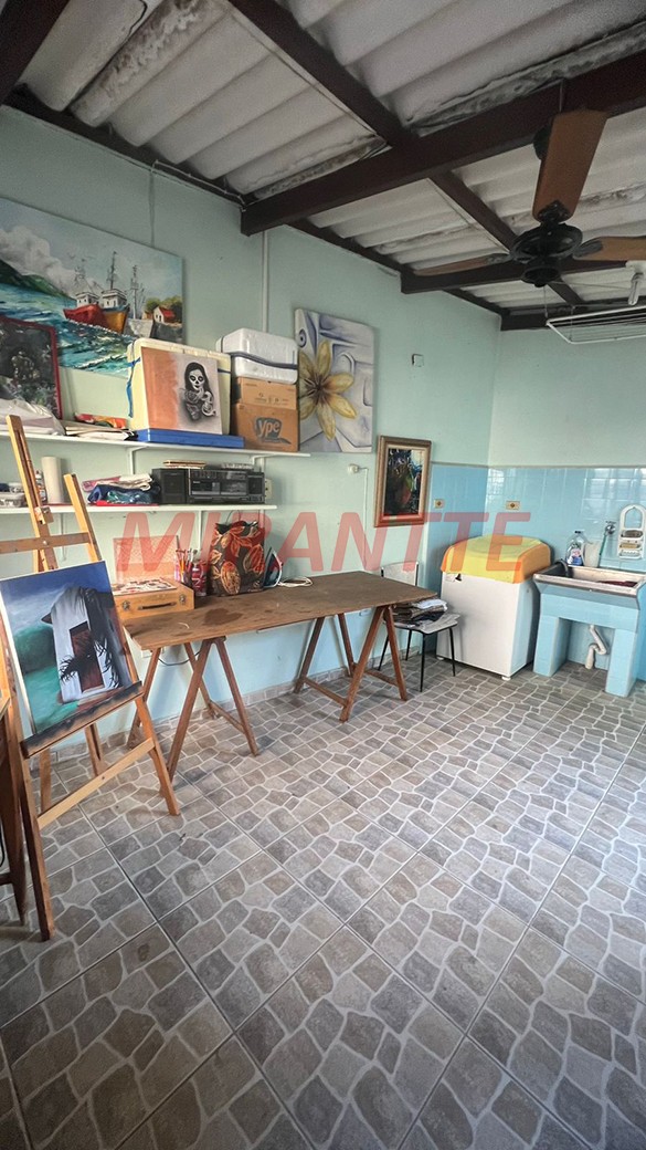 Sobrado de 219m² com 6 quartos em Santa Teresinha
