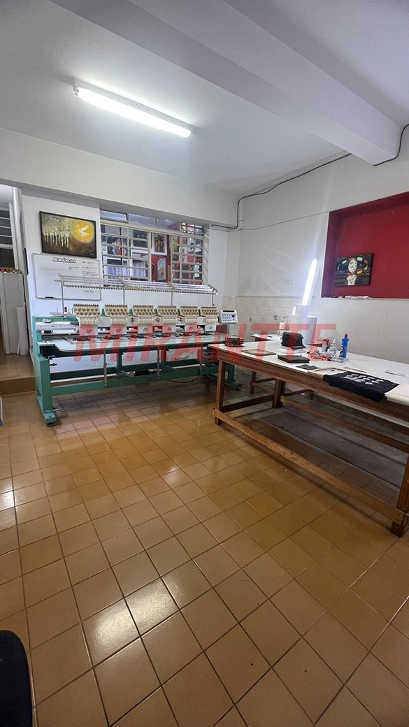 Sobrado de 219m² com 6 quartos em Santa Teresinha