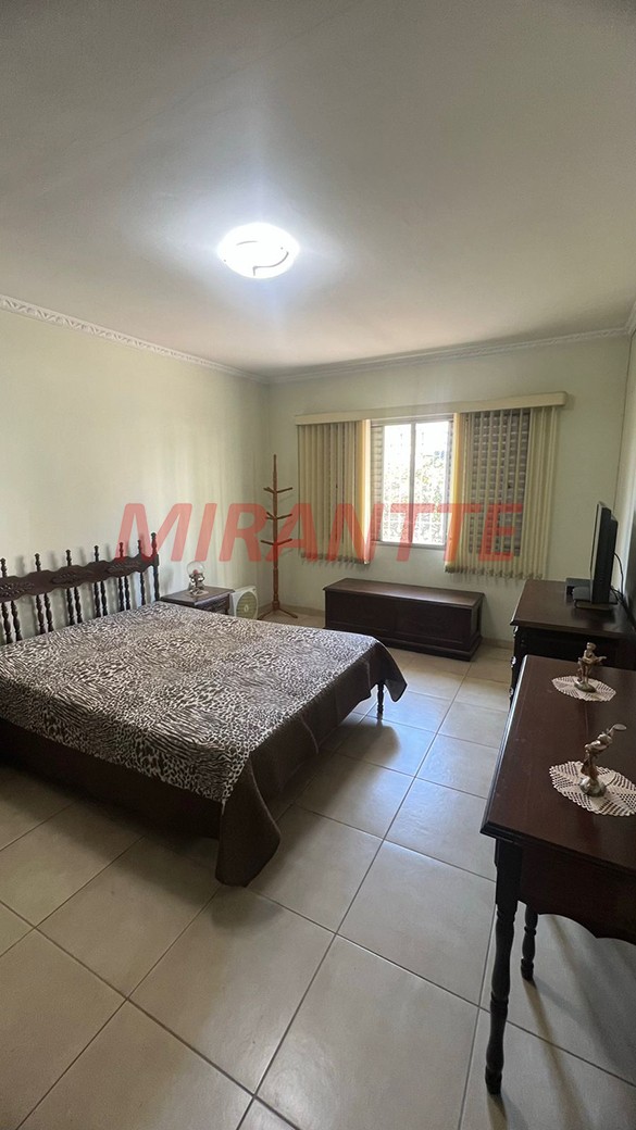 Sobrado de 219m² com 6 quartos em Santa Teresinha
