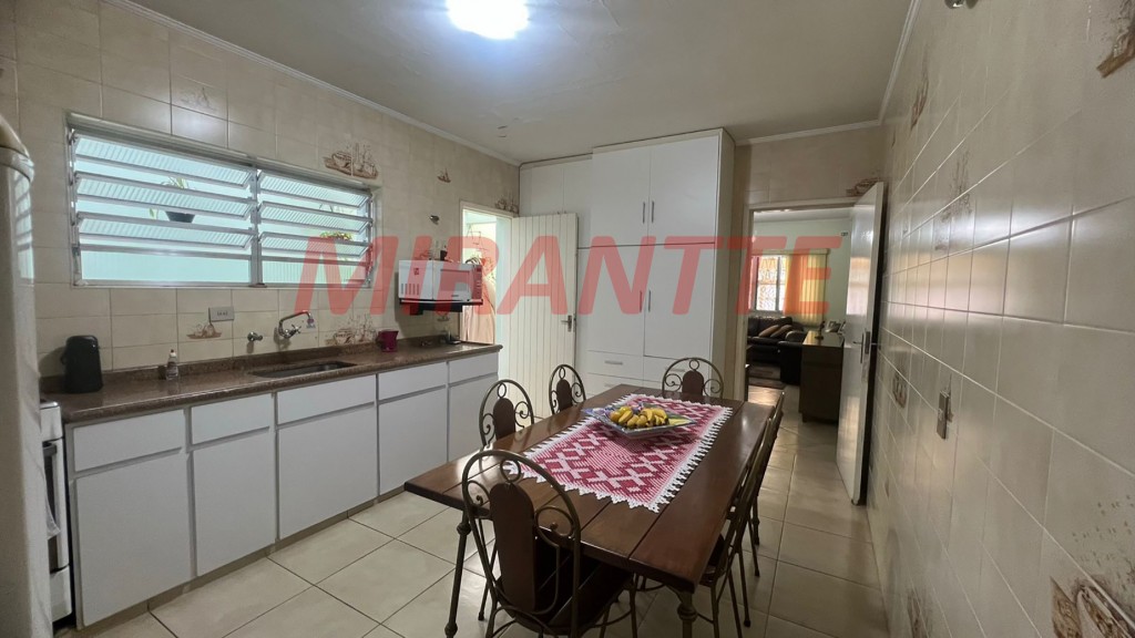 Sobrado de 219m² com 6 quartos em Santa Teresinha