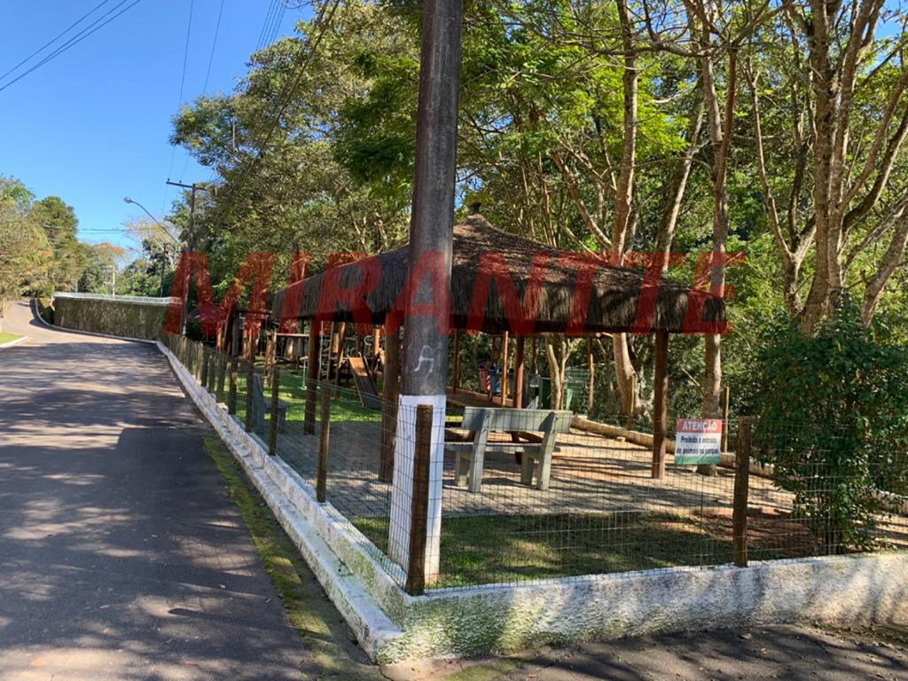 Terreno de 1046m² em Serra Da Cantareira