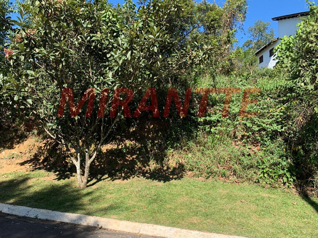 Terreno de 1046m² em Serra Da Cantareira