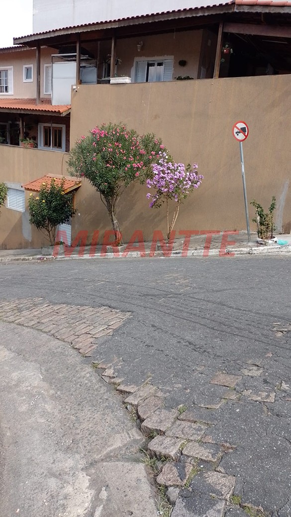 Sobrado de 300m² com 4 quartos em Jardim Peri