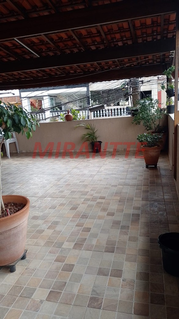 Sobrado de 300m² com 4 quartos em Jardim Peri