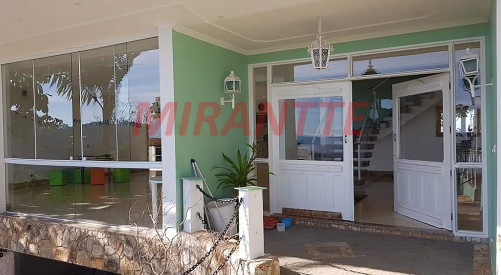 Sobrado de 600m² com 5 quartos em Serra Da Cantareira
