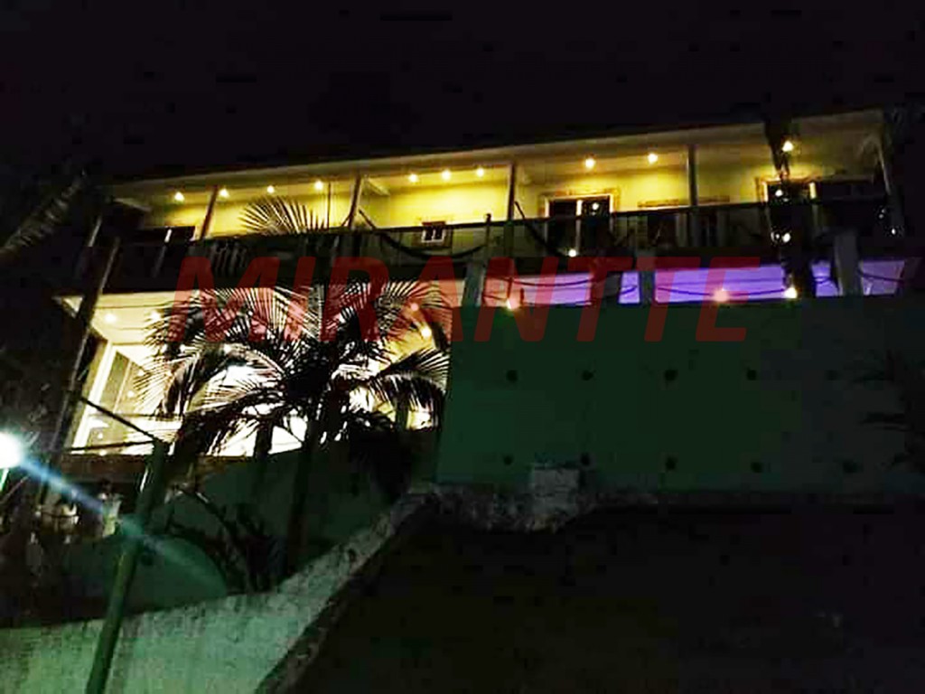 Sobrado de 600m² com 5 quartos em Serra Da Cantareira