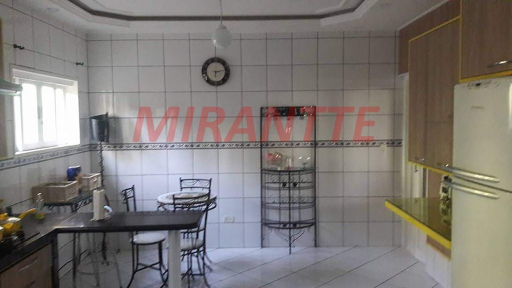 Sobrado de 600m² com 5 quartos em Serra Da Cantareira