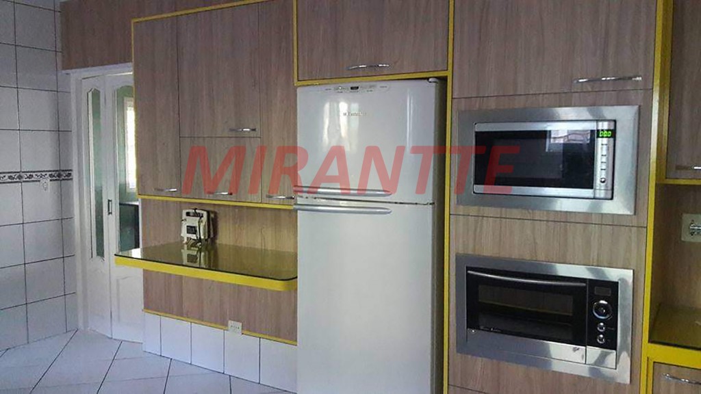 Sobrado de 600m² com 5 quartos em Serra Da Cantareira