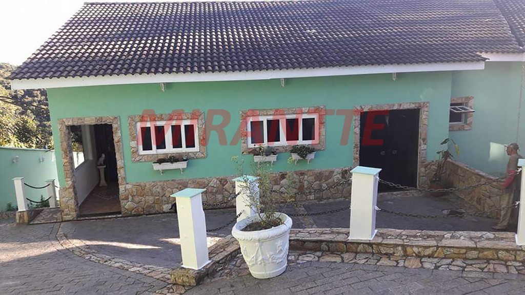 Sobrado de 600m² com 5 quartos em Serra Da Cantareira