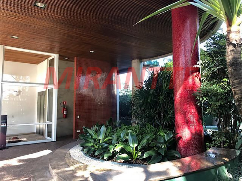 Cobertura duplex de 440m² com 5 quartos em Campestre