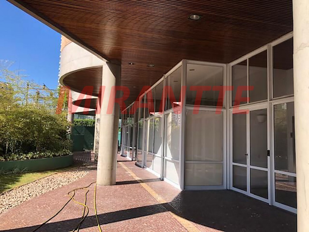 Cobertura duplex de 440m² com 5 quartos em Campestre