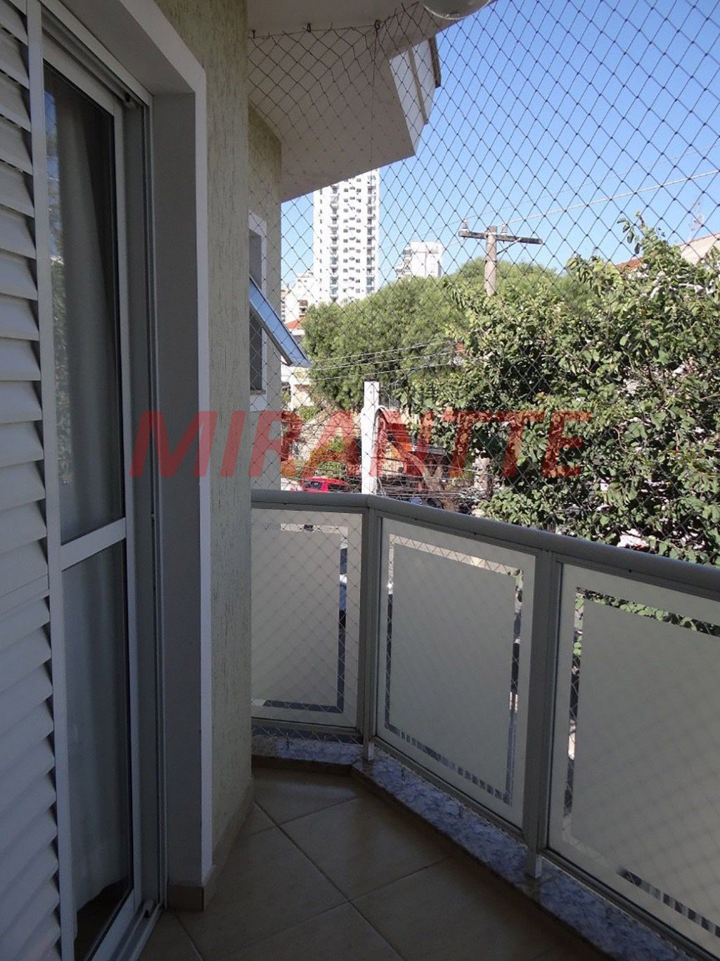 Sobrado de 238m² com 4 quartos em Água Fria