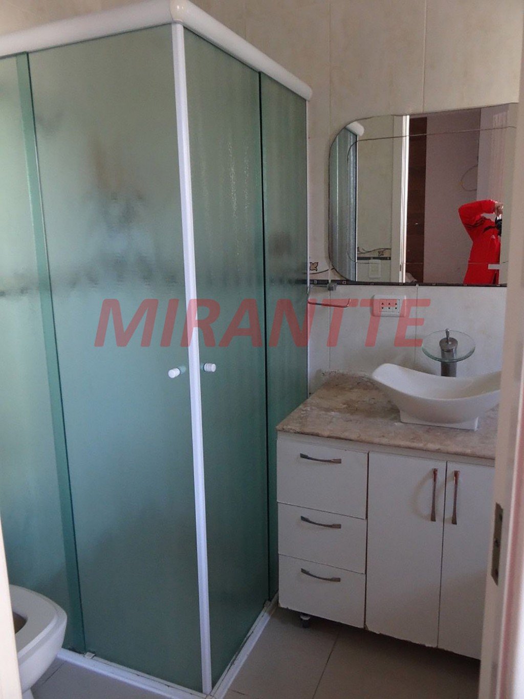 Sobrado de 238m² com 4 quartos em Água Fria