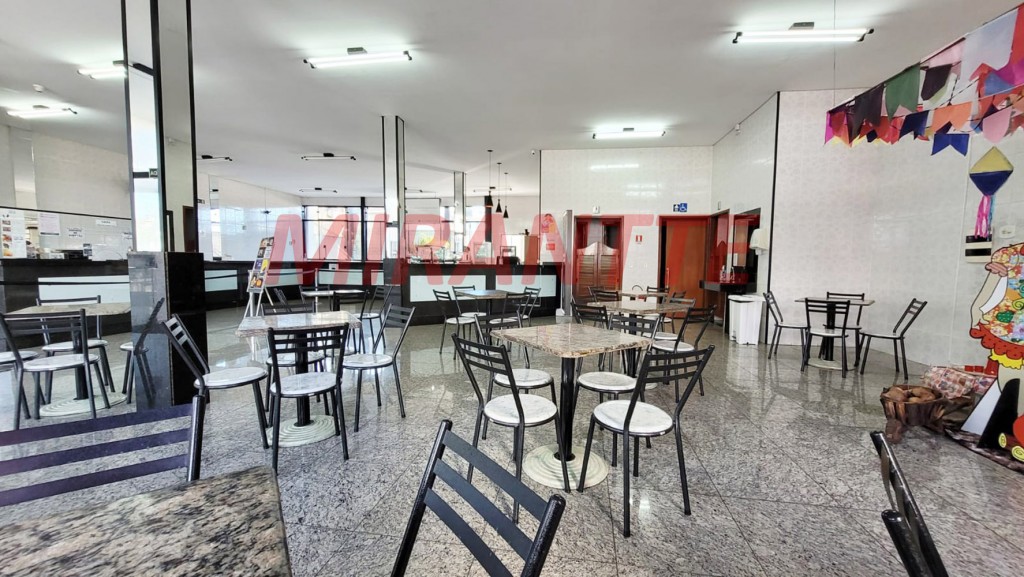 Comercial de 800m² em Jardim Pinhal
