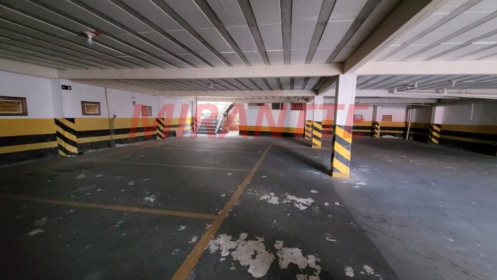 Comercial de 800m² em Jardim Pinhal