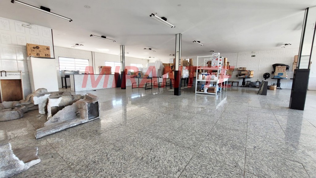Comercial de 800m² em Jardim Pinhal