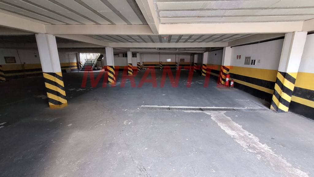Comercial de 800m² em Jardim Pinhal