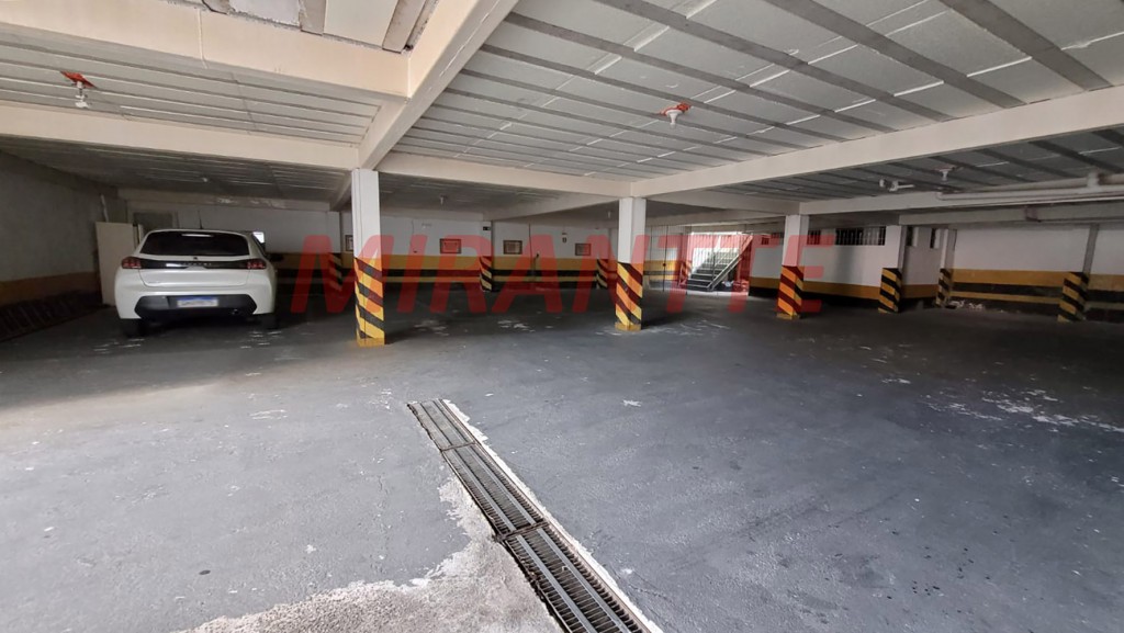 Comercial de 800m² em Jardim Pinhal