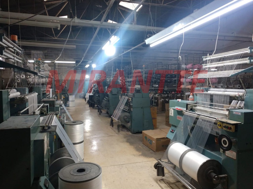 Galpao de 2400m² em Vila Carmosina