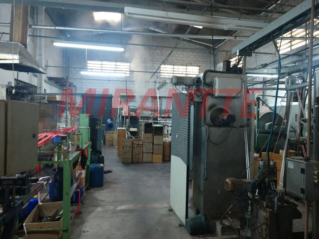 Galpao de 2400m² em Vila Carmosina