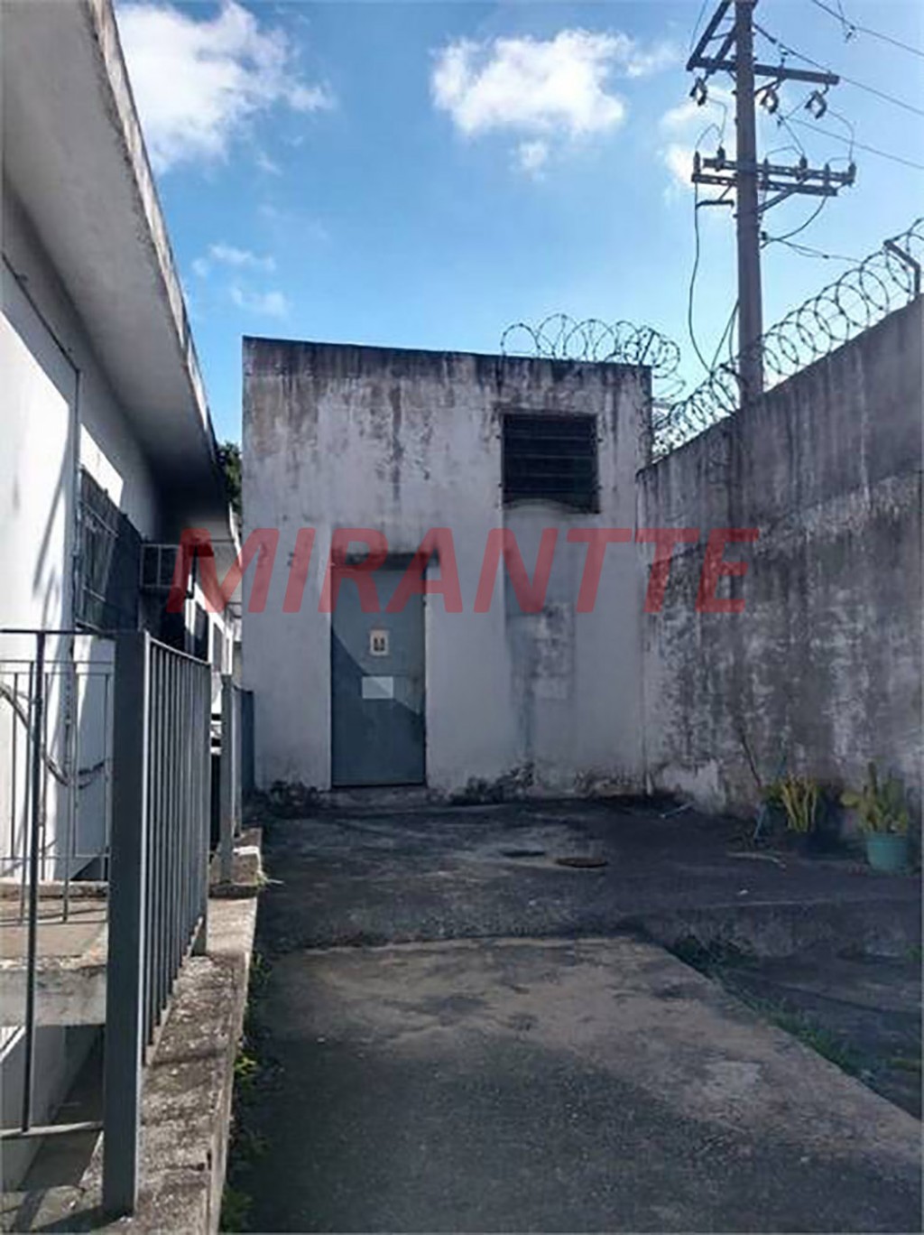 Galpao de 2400m² em Vila Carmosina