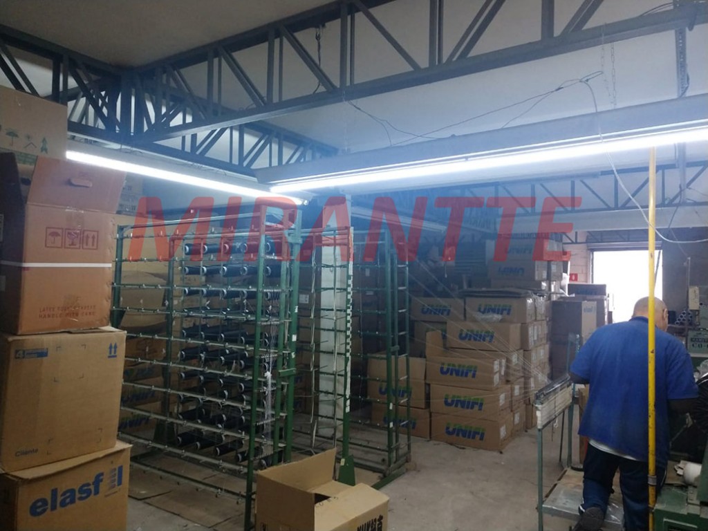 Galpao de 2400m² em Vila Carmosina
