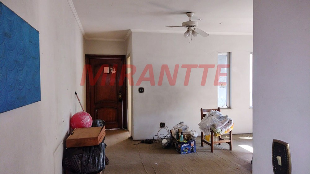 Sobrado de 334m² com 4 quartos em Água Fria