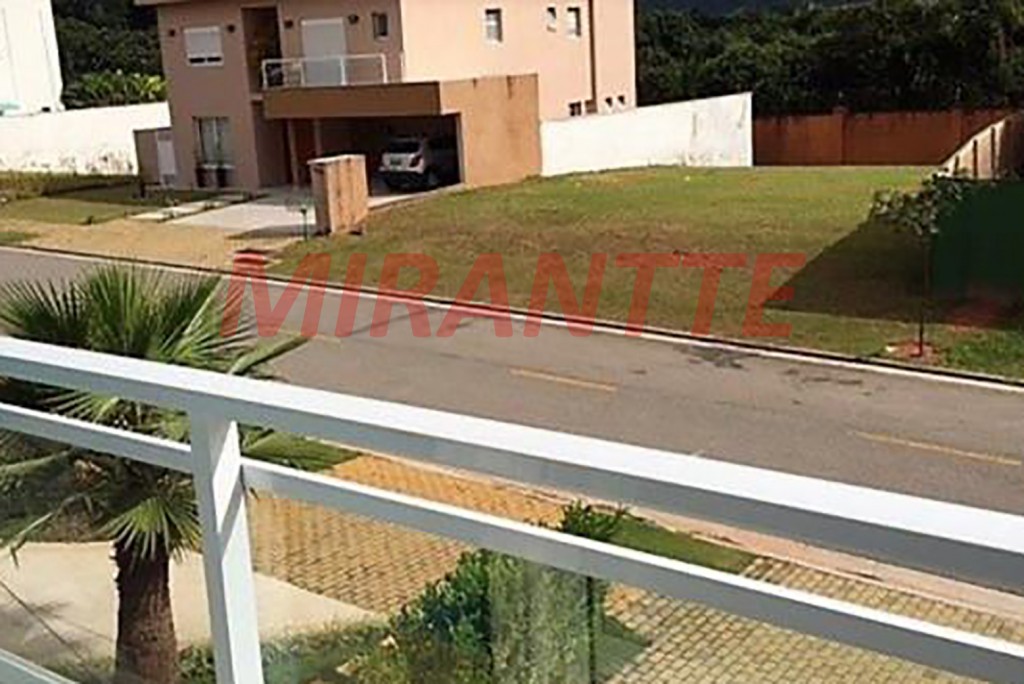 Sobrado de 500m² com 4 quartos em Alphaville