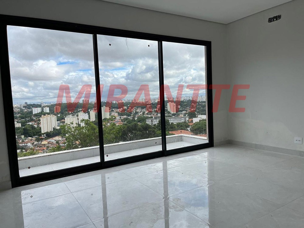 Sobrado de 360m² com 4 quartos em Tremembe