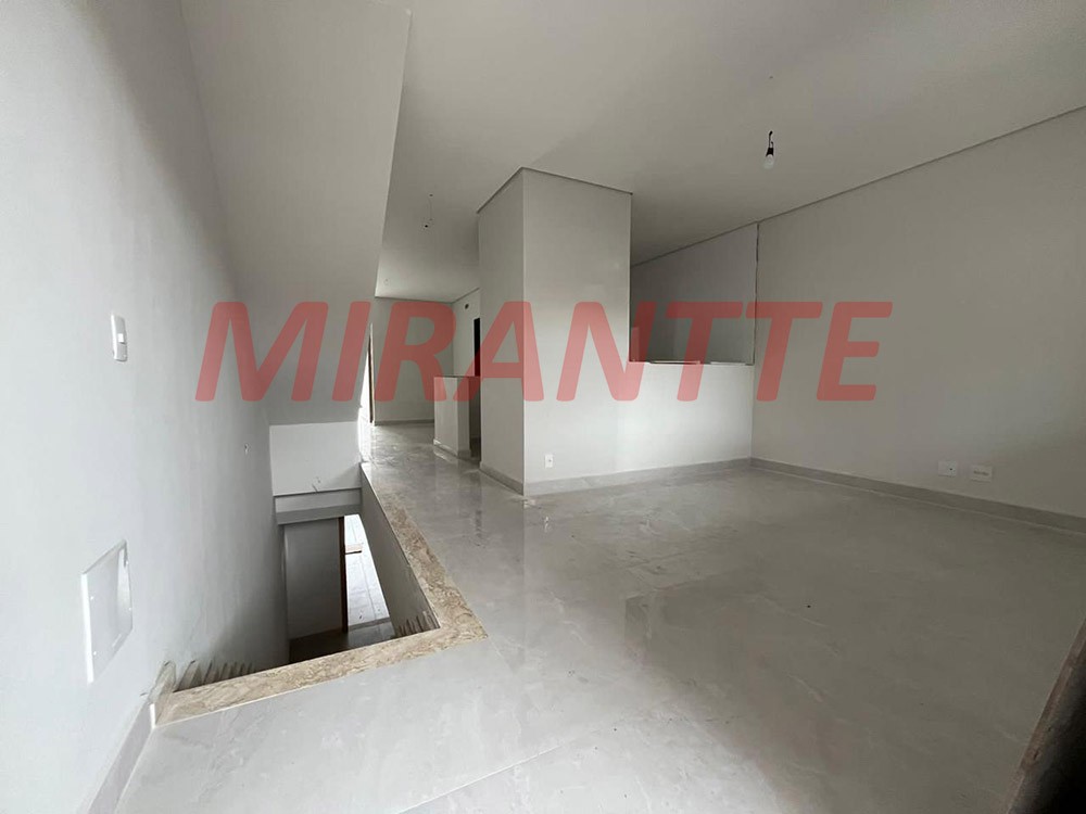 Sobrado de 360m² com 4 quartos em Tremembe