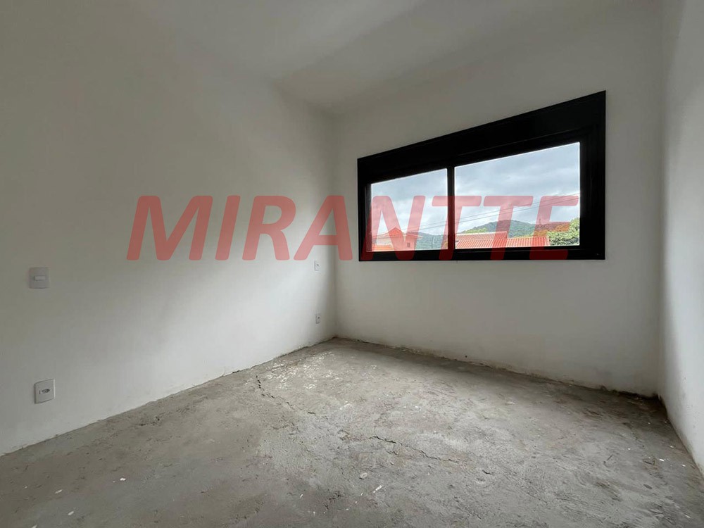 Sobrado de 360m² com 4 quartos em Tremembe