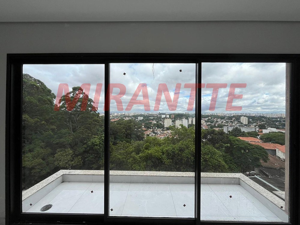 Sobrado de 360m² com 4 quartos em Tremembe