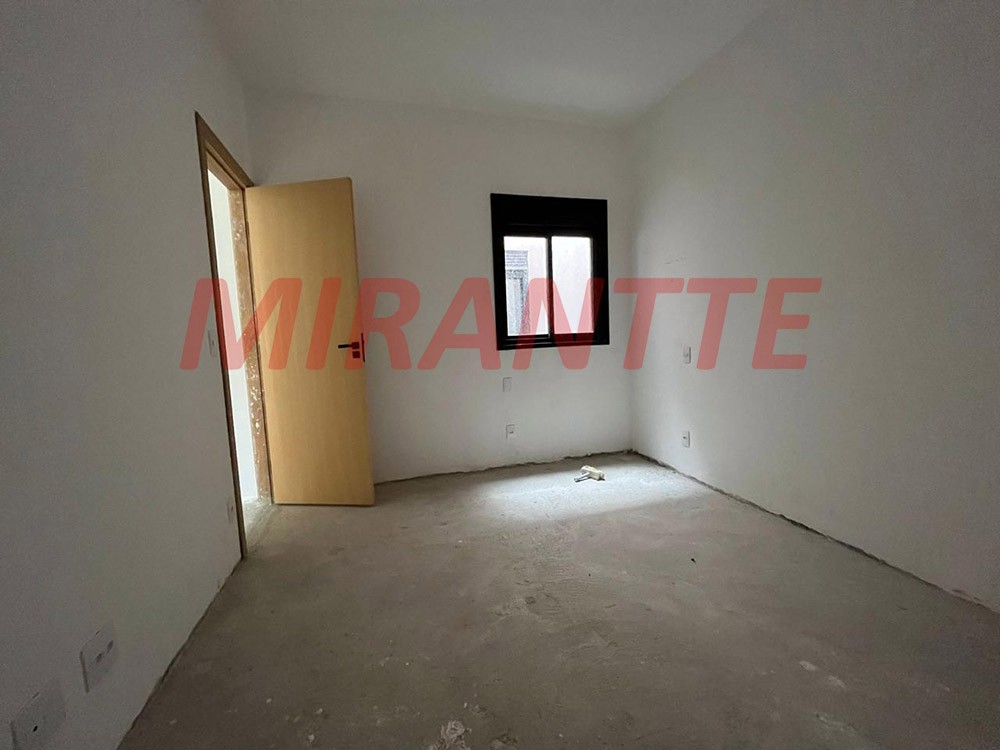 Sobrado de 360m² com 4 quartos em Tremembe