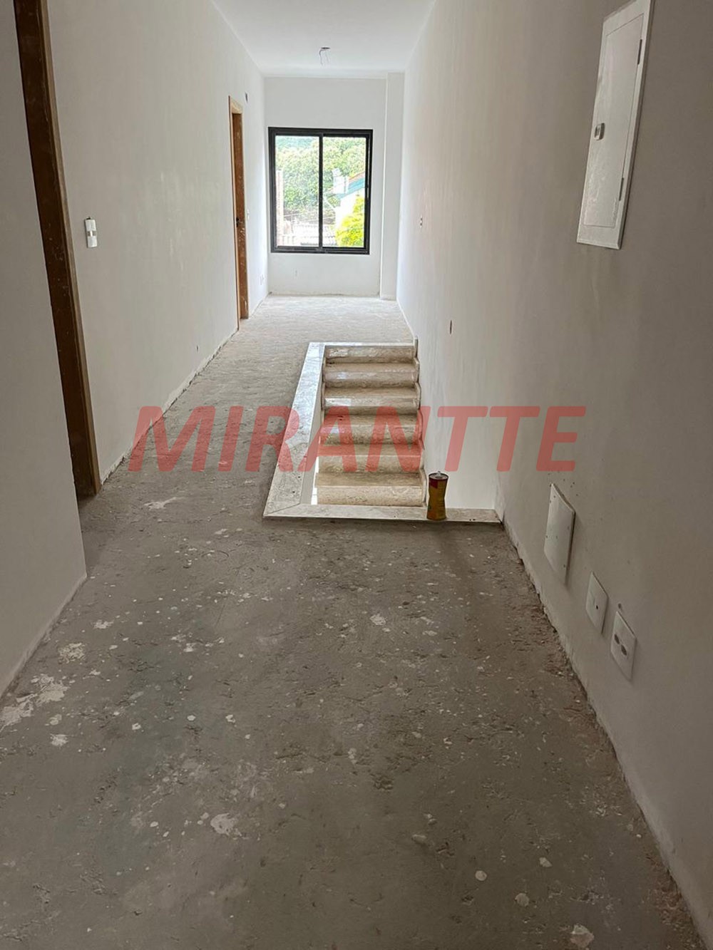 Sobrado de 360m² com 4 quartos em Tremembe