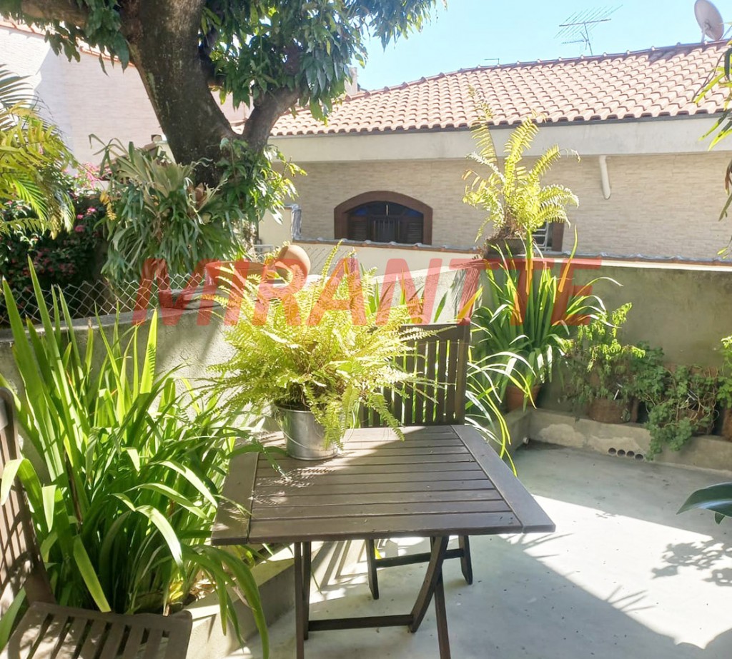 Sobrado de 195m² com 3 quartos em Jardim Vila Galvão