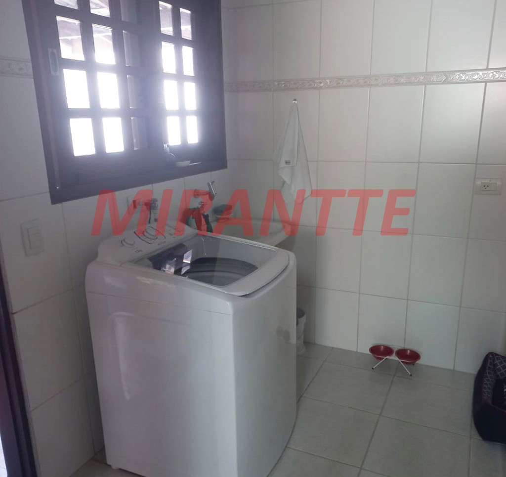Sobrado de 195m² com 3 quartos em Jardim Vila Galvão