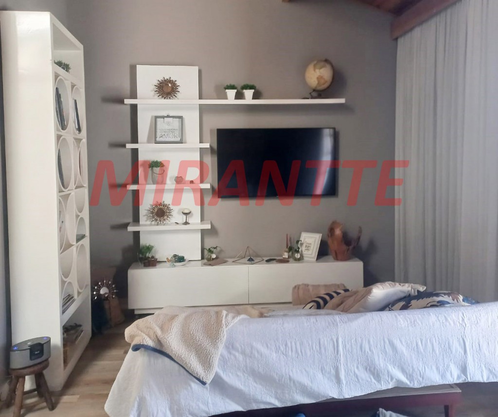 Sobrado de 195m² com 3 quartos em Jardim Vila Galvão