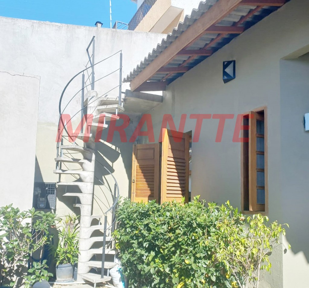Sobrado de 195m² com 3 quartos em Jardim Vila Galvão