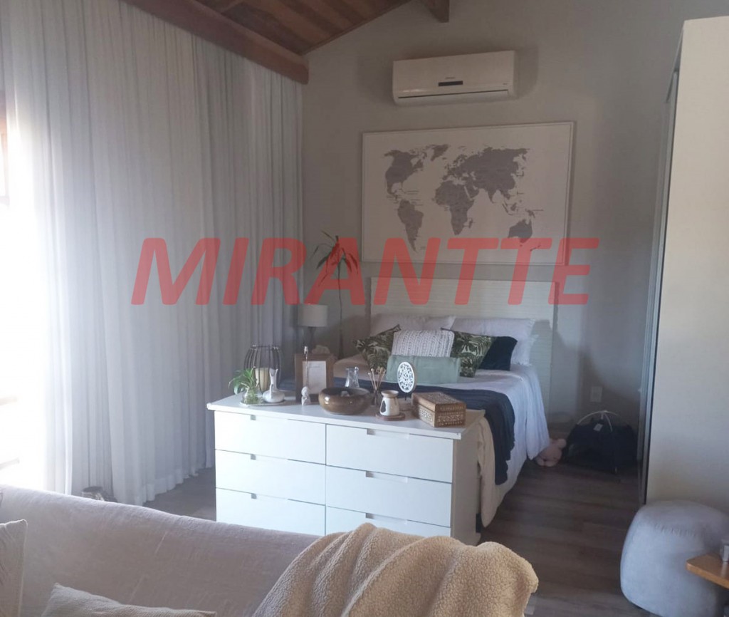 Sobrado de 195m² com 3 quartos em Jardim Vila Galvão
