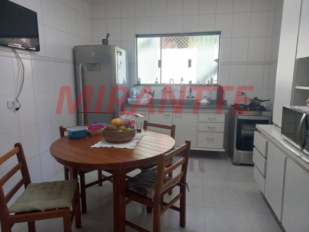 Sobrado de 195m² com 3 quartos em Jardim Vila Galvão
