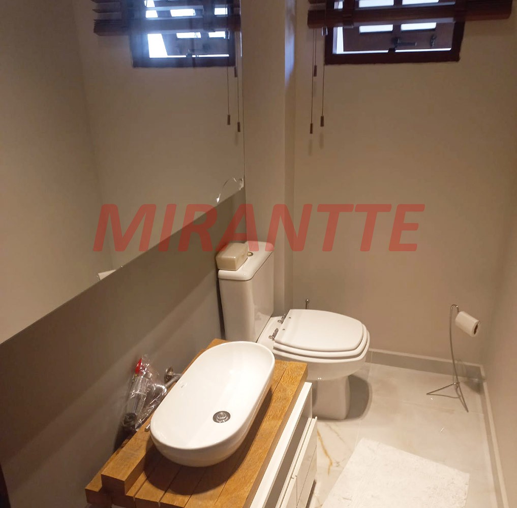 Sobrado de 195m² com 3 quartos em Jardim Vila Galvão