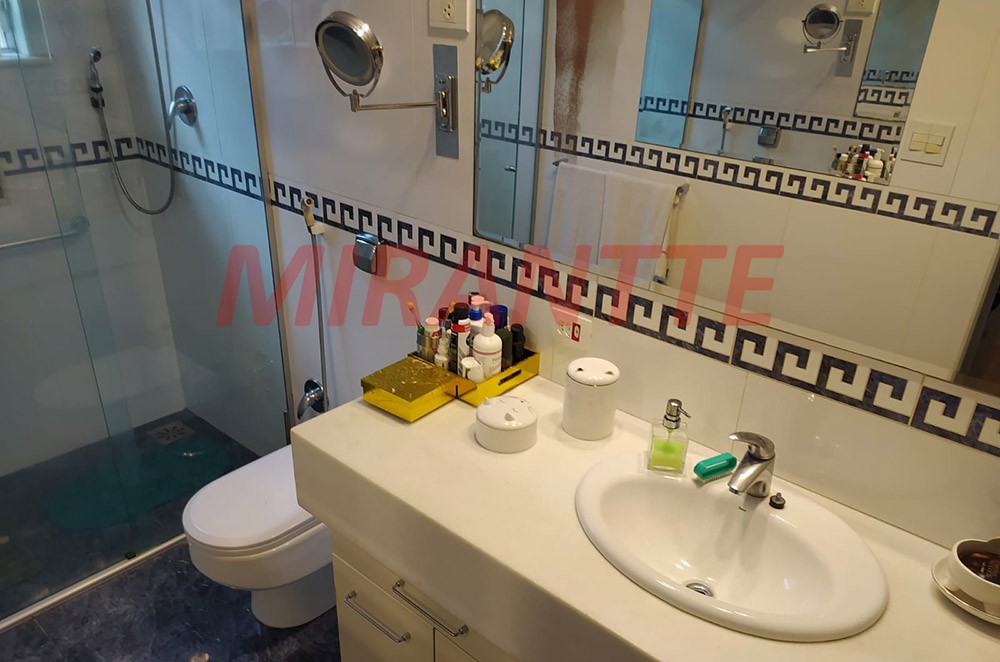 Sobrado de 377m² com 3 quartos em Vila Rosália