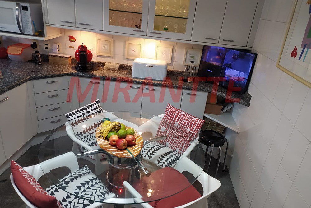 Sobrado de 377m² com 3 quartos em Vila Rosália
