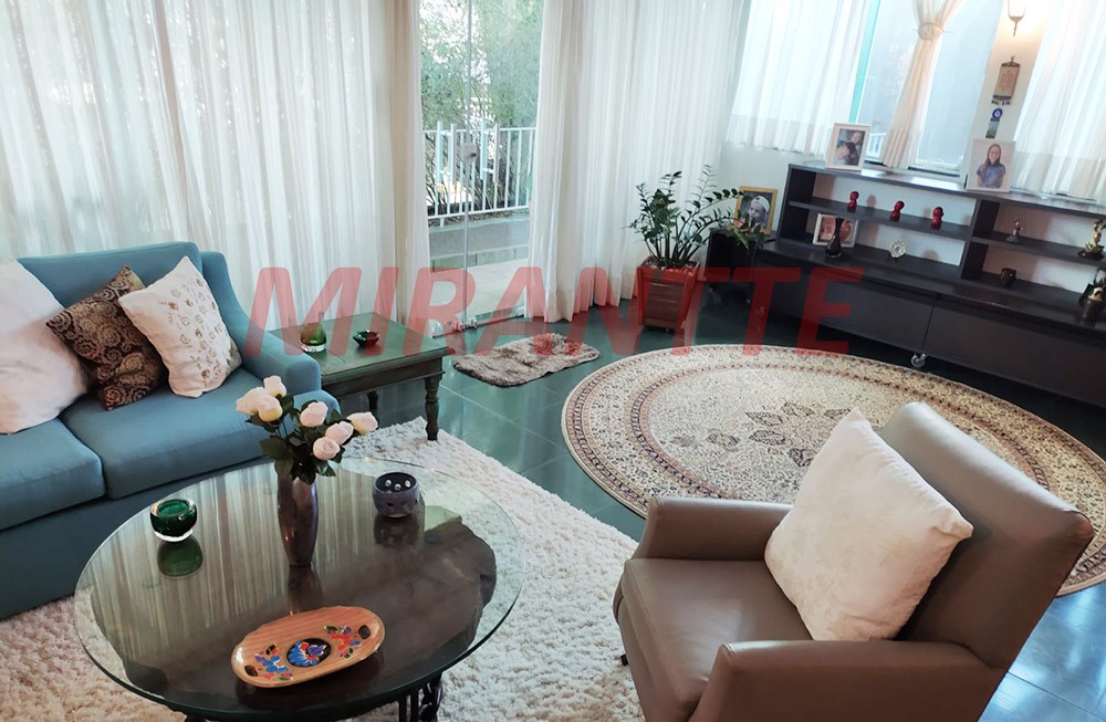 Sobrado de 377m² com 3 quartos em Vila Rosália