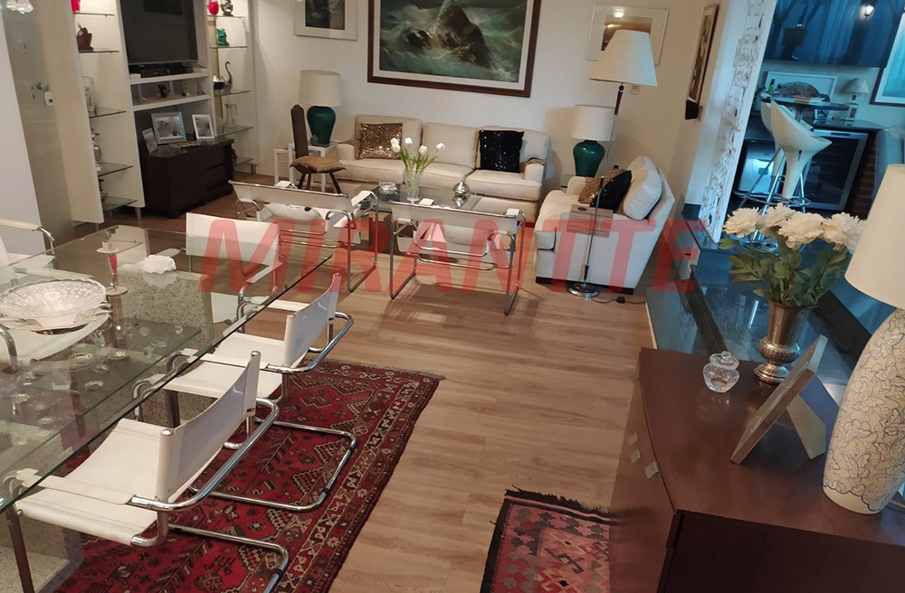 Sobrado de 377m² com 3 quartos em Vila Rosália